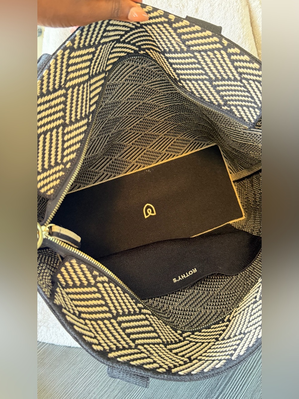 Rothy’s The Essential Tote Black Ivory Chevron Knit Magnetic Zip Large Bag - Picture 15 of 15